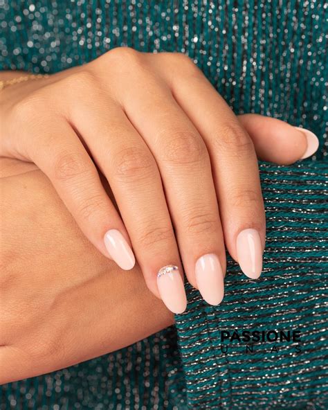 uñas naturales nude|Uñas nude: cómo hacer esta manicura natural